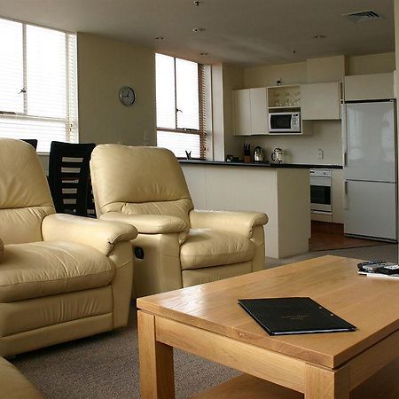 The Poplars Apartment Hotel クライストチャーチ エクステリア 写真