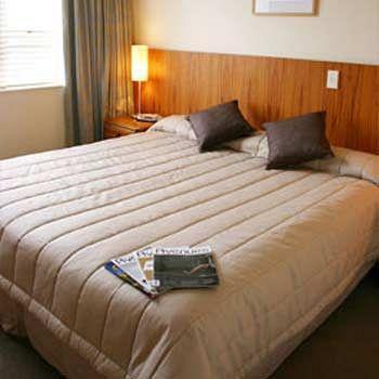 The Poplars Apartment Hotel クライストチャーチ エクステリア 写真