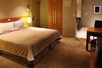 The Poplars Apartment Hotel クライストチャーチ エクステリア 写真